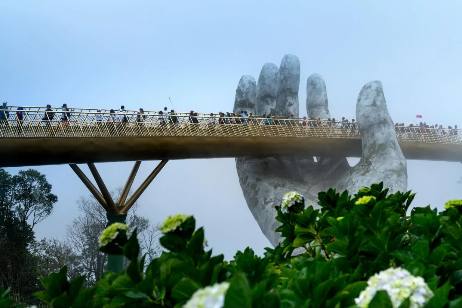 golden bridge vietnam