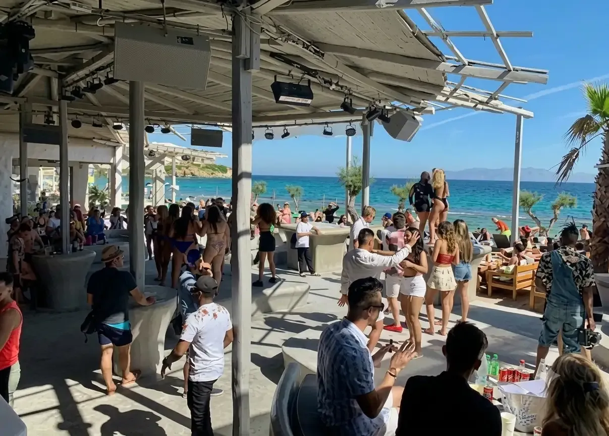 Super Paradise beach