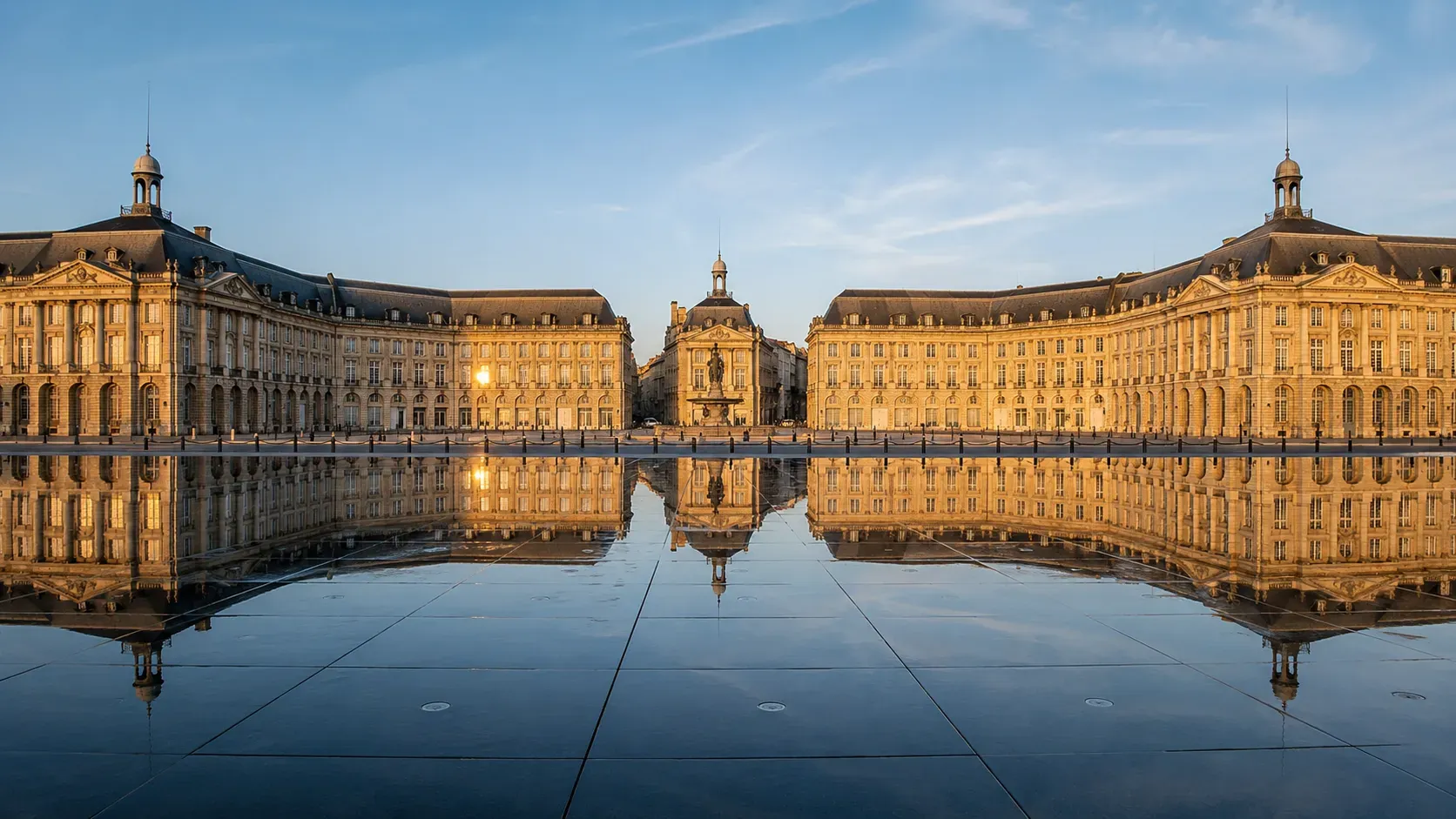 Miroir d'Eau and Quais de Bordeaux