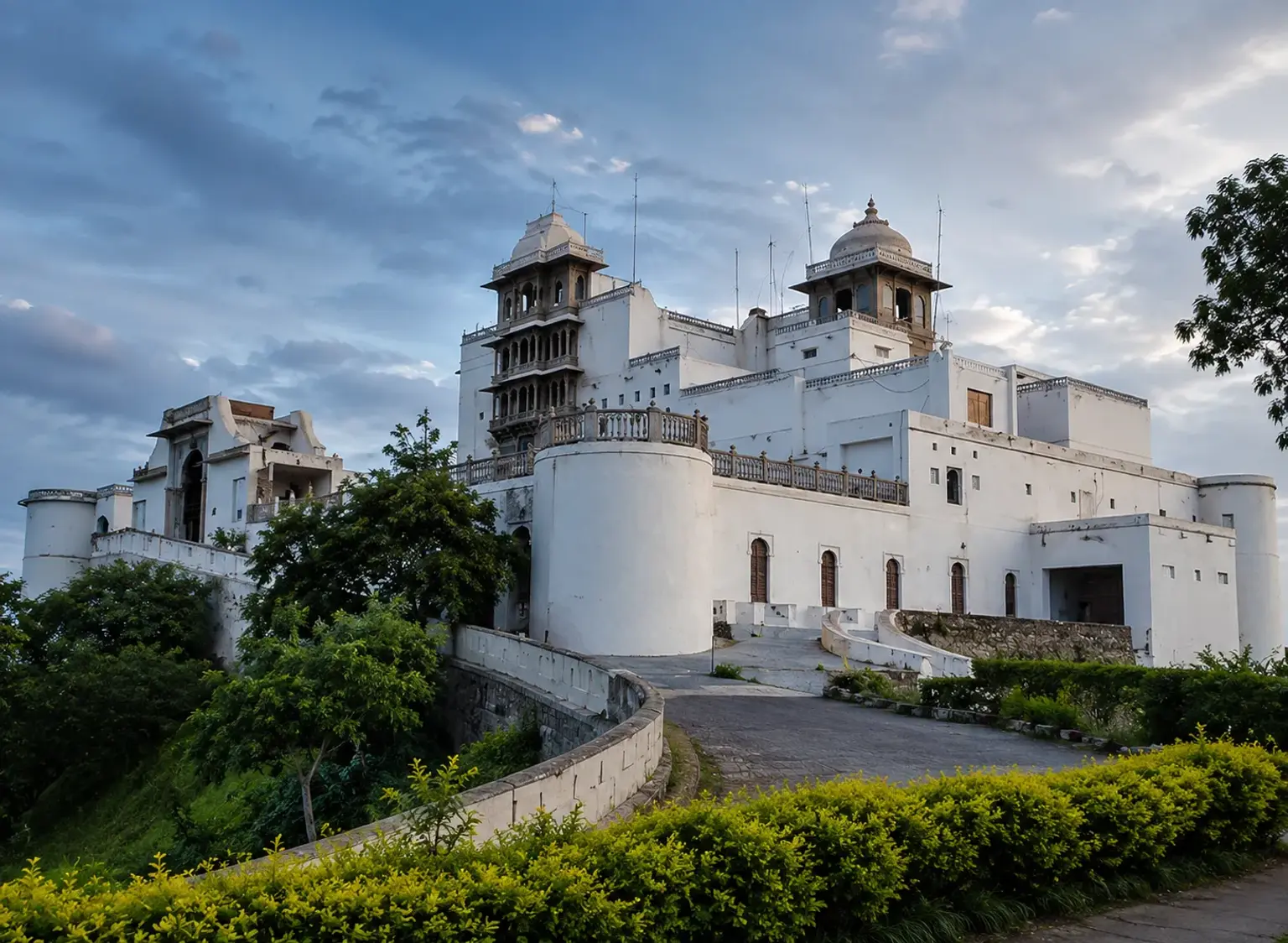 monsoon palace udaipur