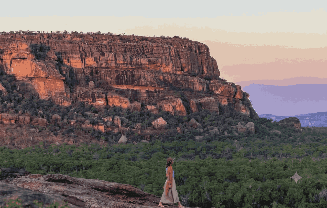 Watch Sunset from Nawurlandja Lookout