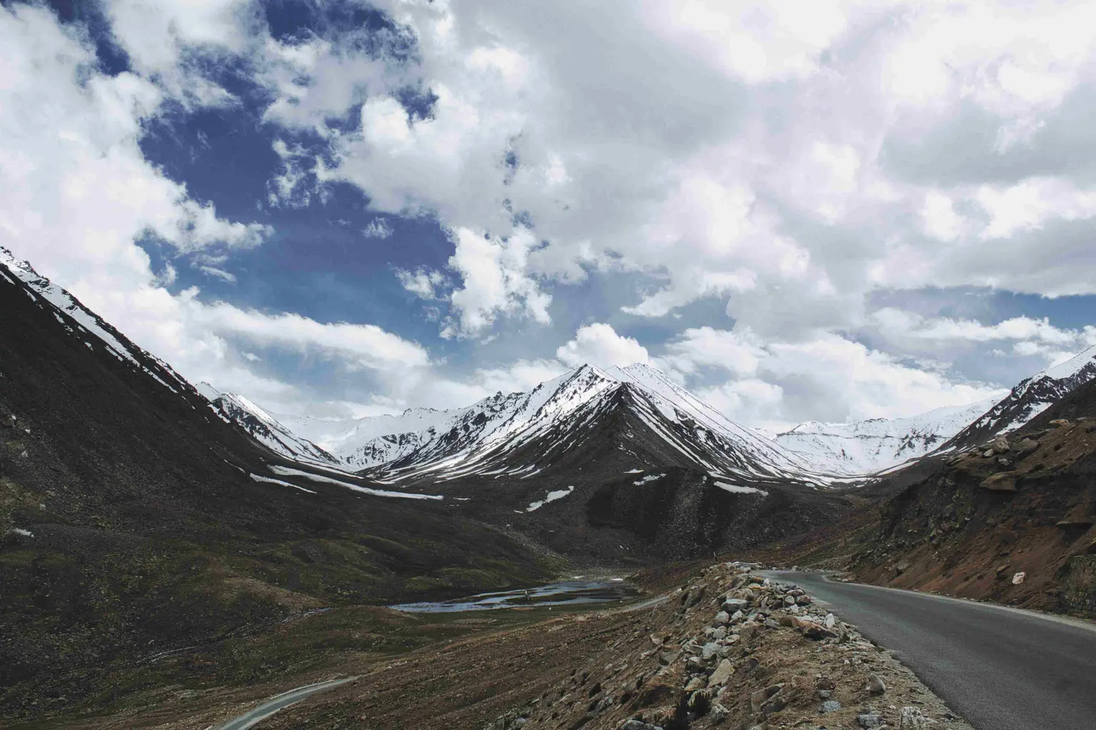 passes in ladakh
