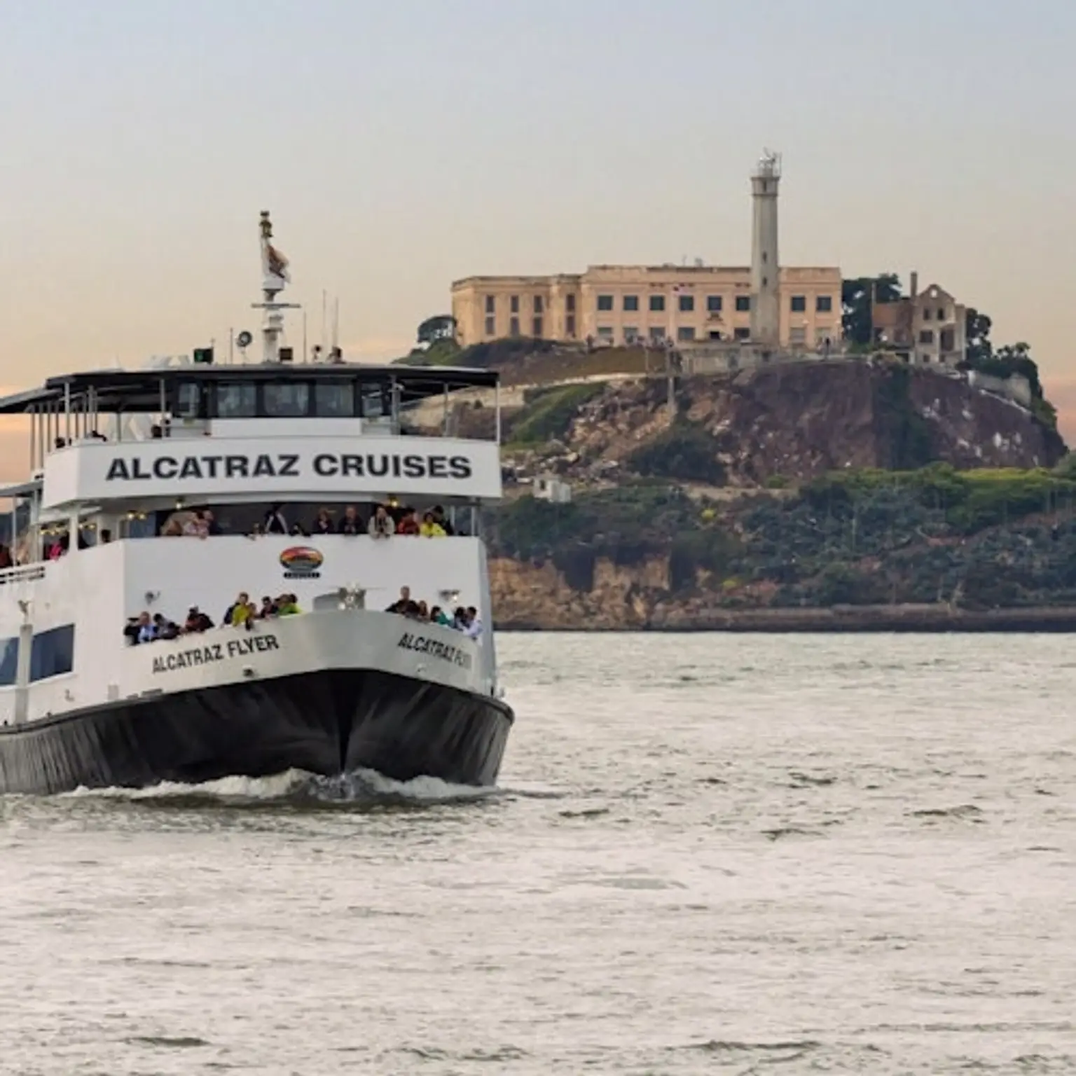San Francisco: Alcatraz Island Entry + Guided City Tour