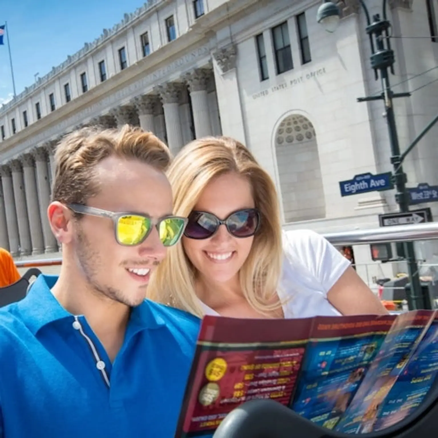 Big Bus New York: Hop-­on Hop­-off Bus Tour