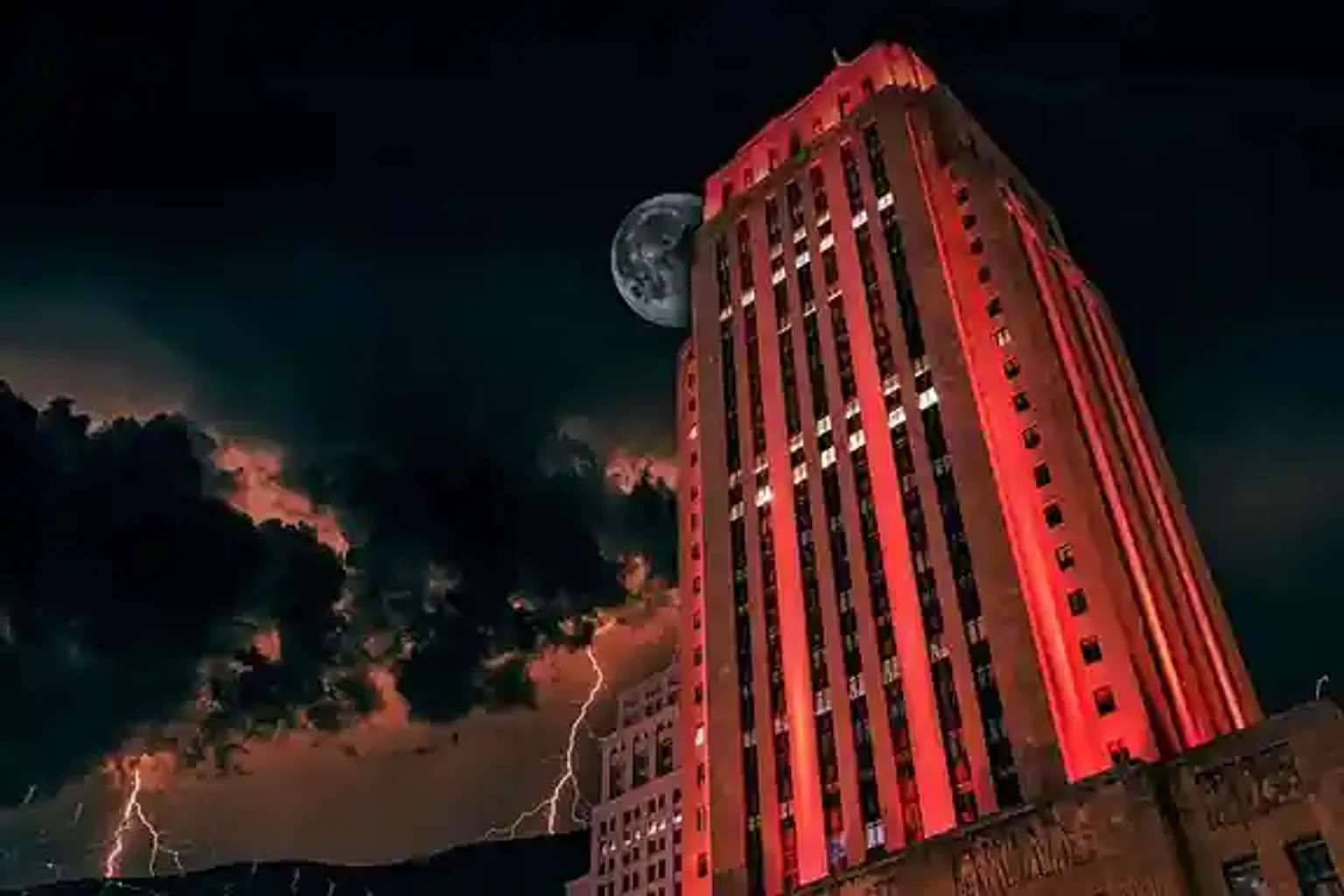 Kansas City Wraiths & Whiskey Ghost Tour