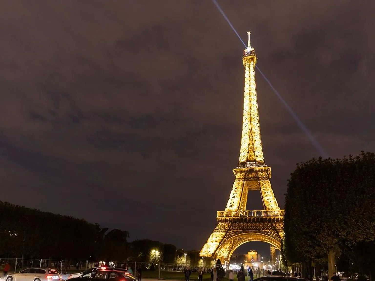 Paris by Night and Moulin Rouge Show