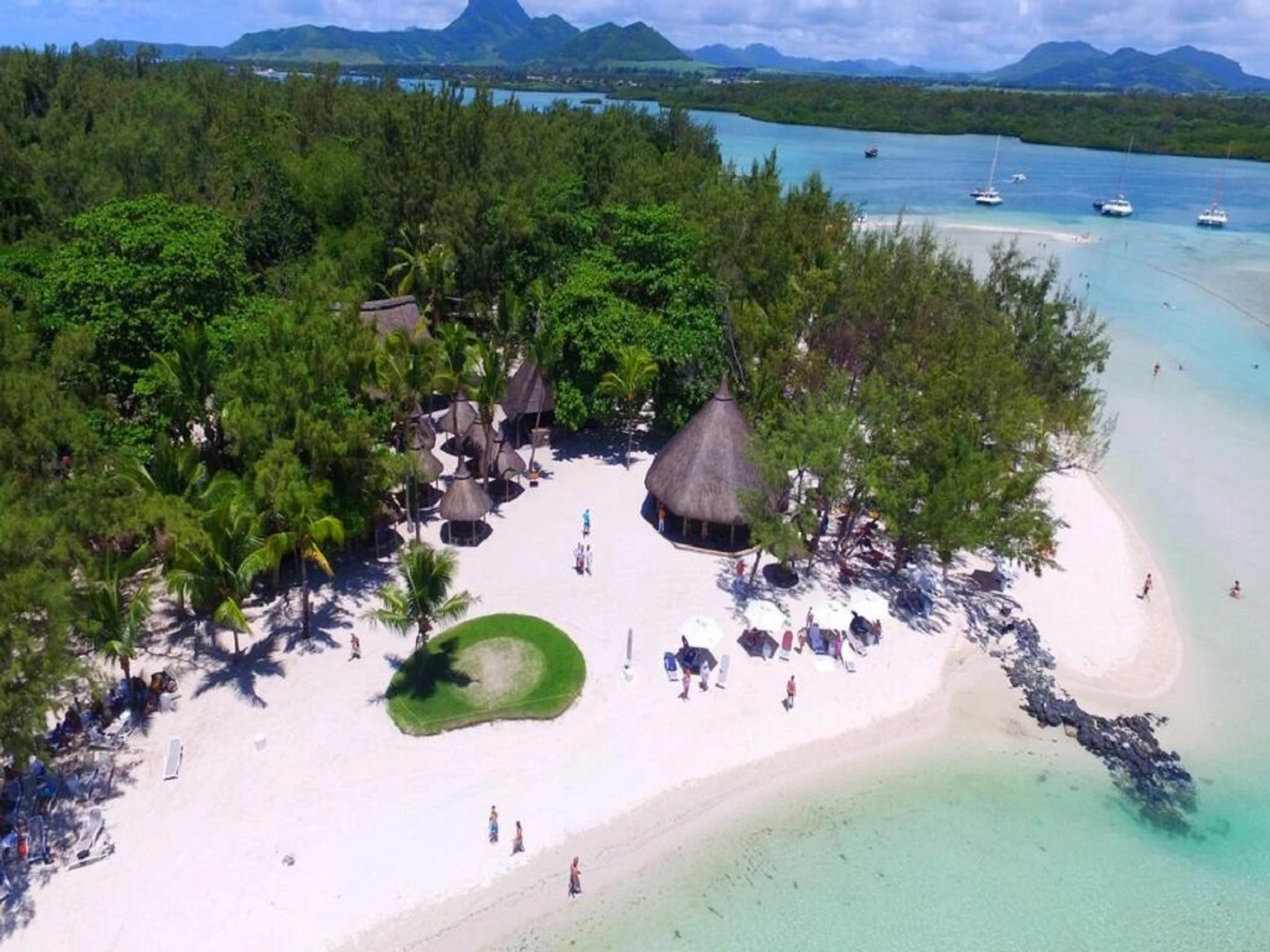 Ile Aux Cerfs - Boat Trip