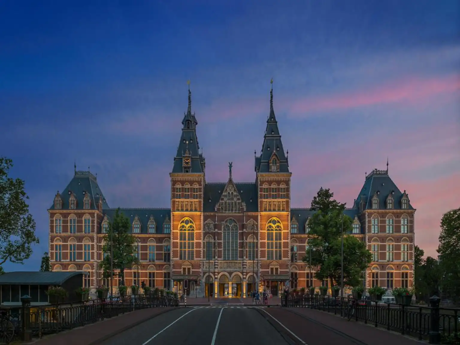 Blue Boat Company  - City Canal Cruise and Rijksmuseum