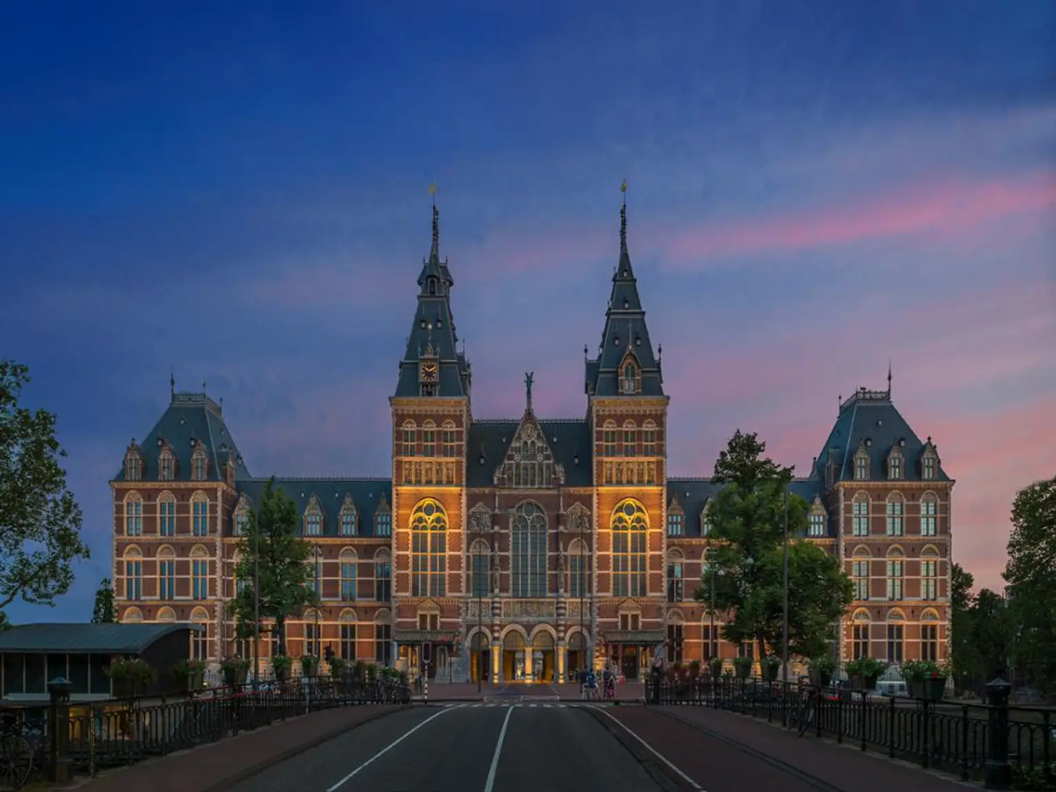 Blue Boat Company  - City Canal Cruise and Rijksmuseum