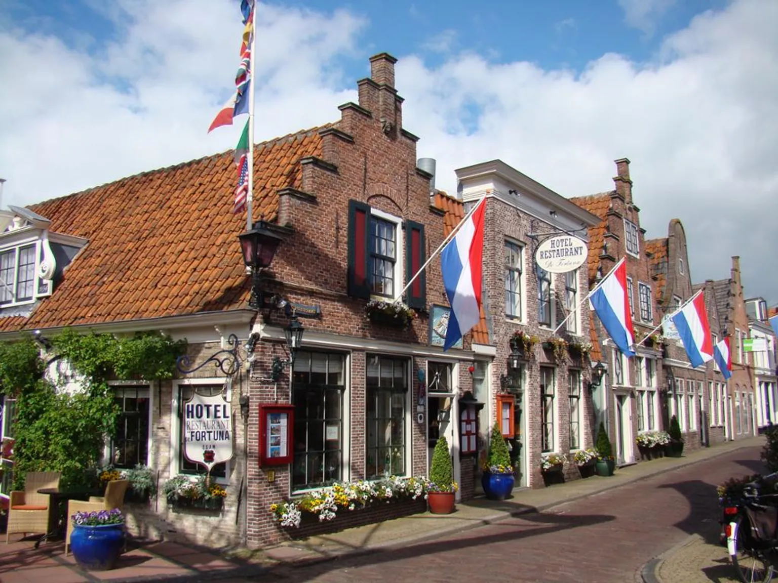 Volendam and Windmills - Half-Day Tour 