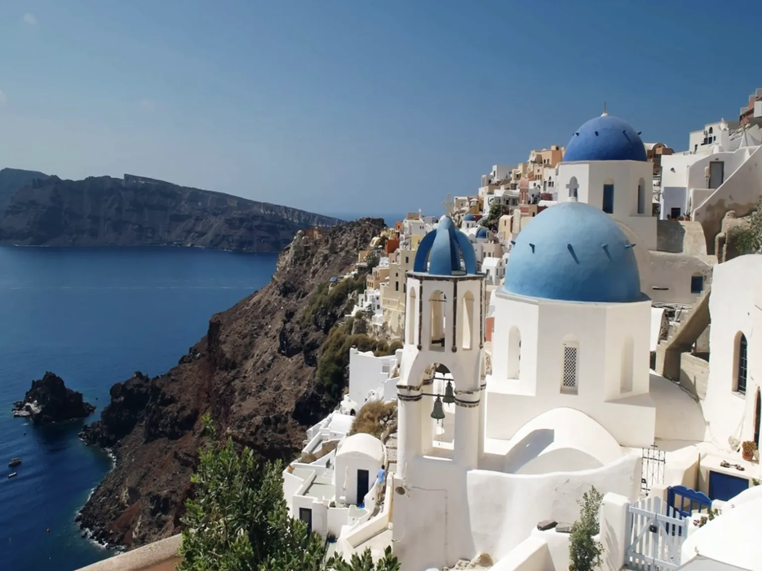 Traditional Santorini: Akrotiri, Emporio, Perissa Beach, Profitis Ilias - Full-Day Bus Tour