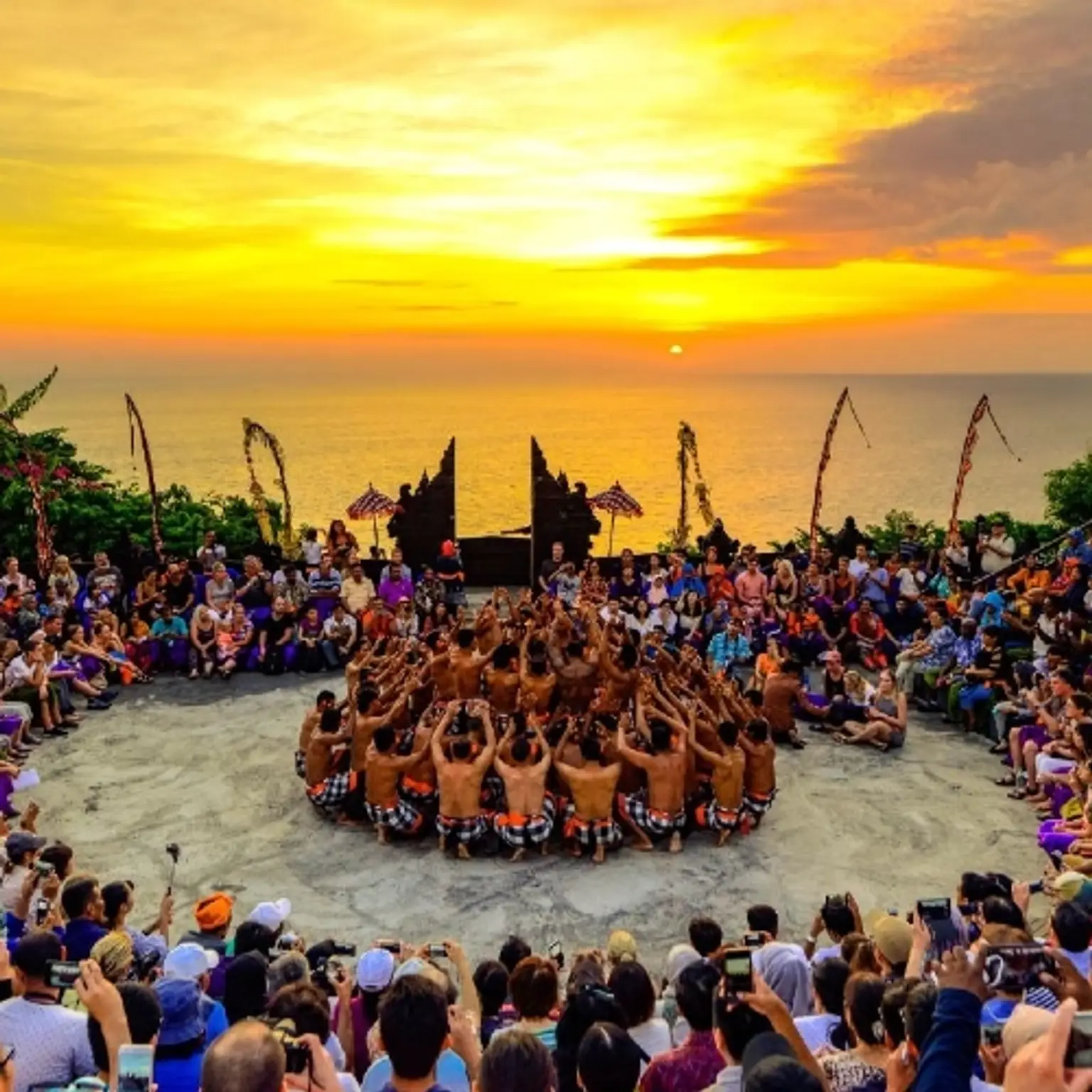 Uluwatu Sunset Tour · Kecak Dance