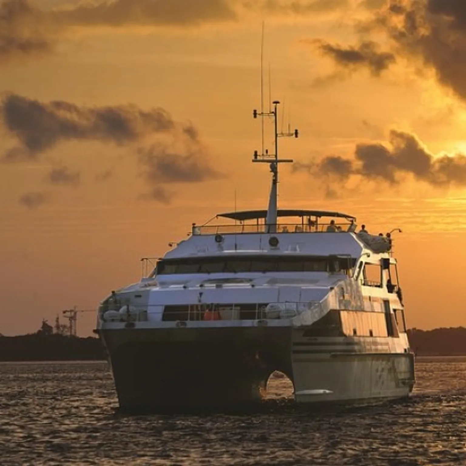 Bounty Sunset Dinner Cruise