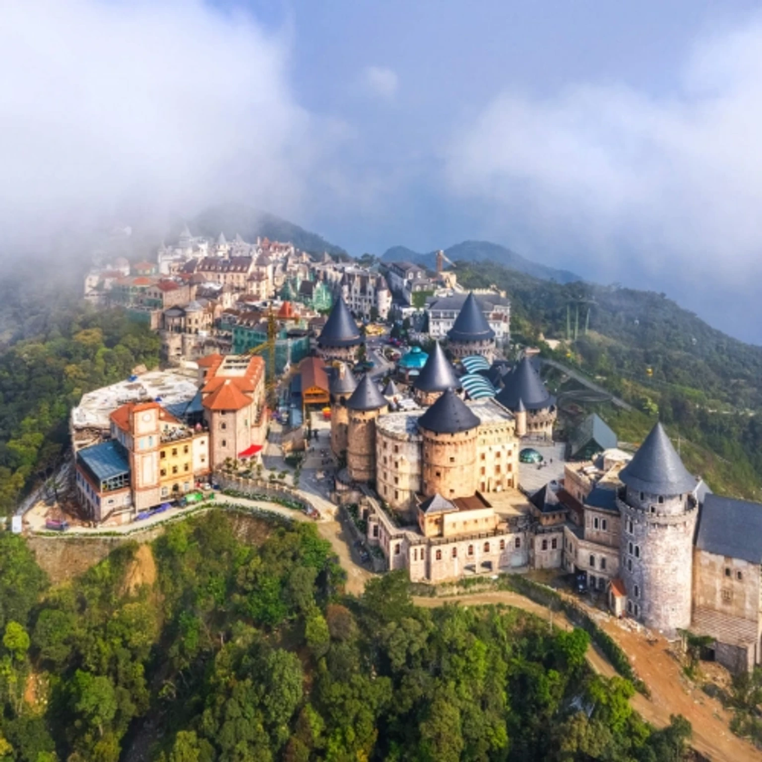 Ba Na Hills · Golden Bridge
