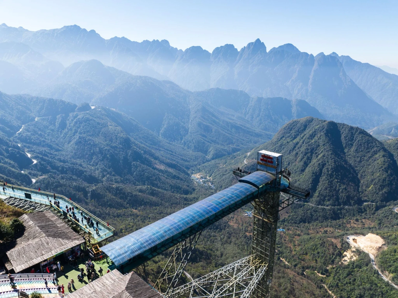 Rong May Glass Bridge · Fansipan Rail