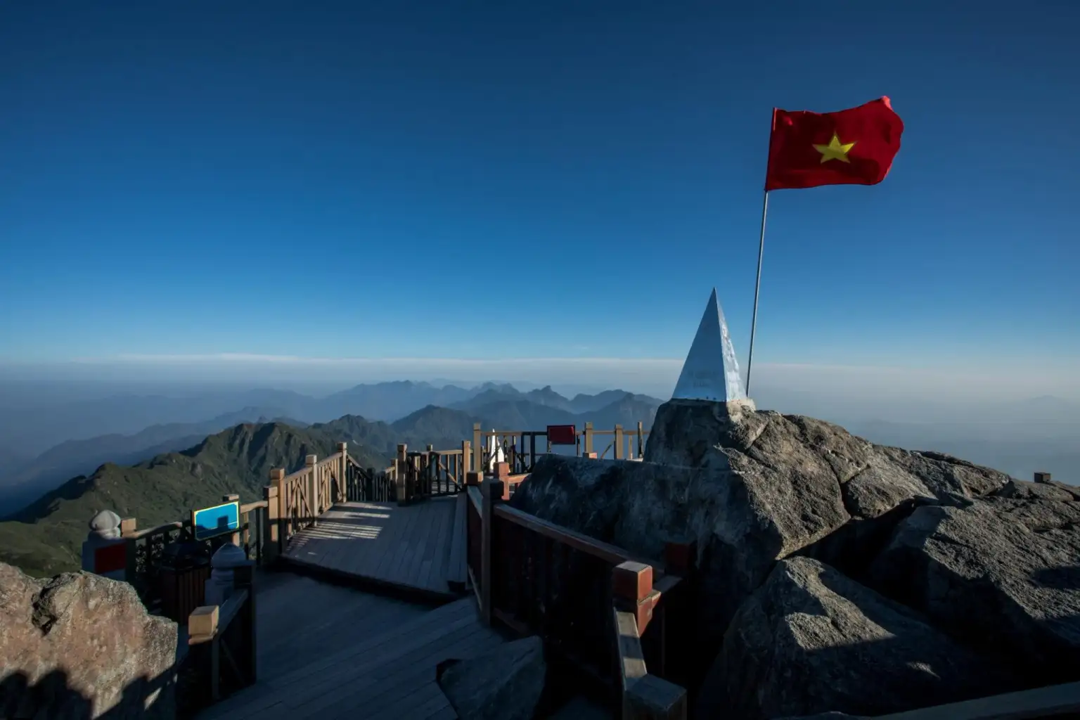 Sa Pa Fasipan Peak Tour