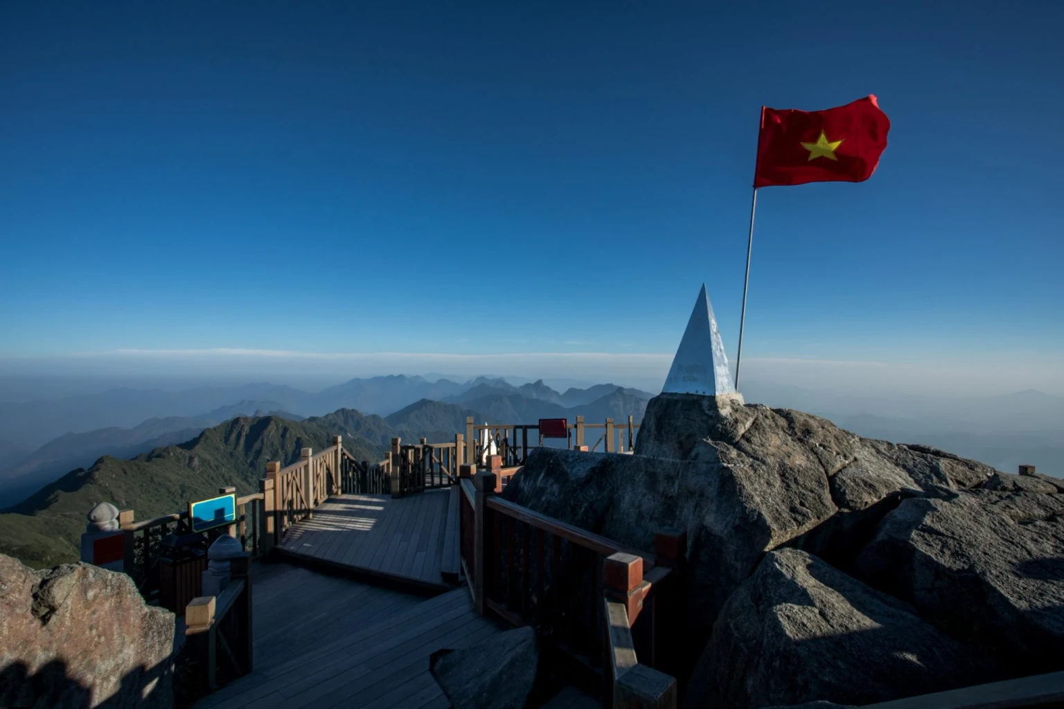 Sa Pa Fasipan Peak Tour