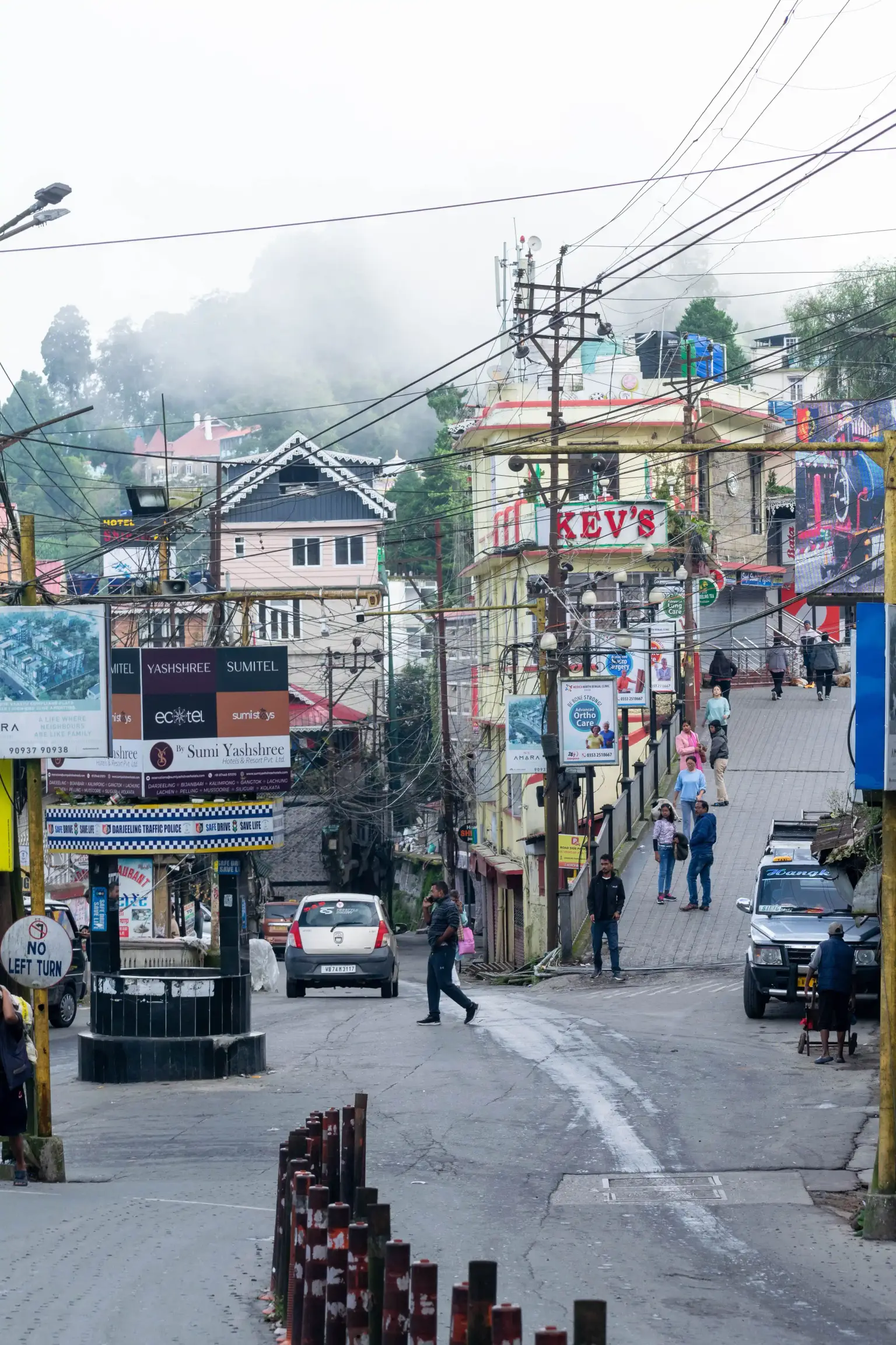 Mall Road, Kasauli