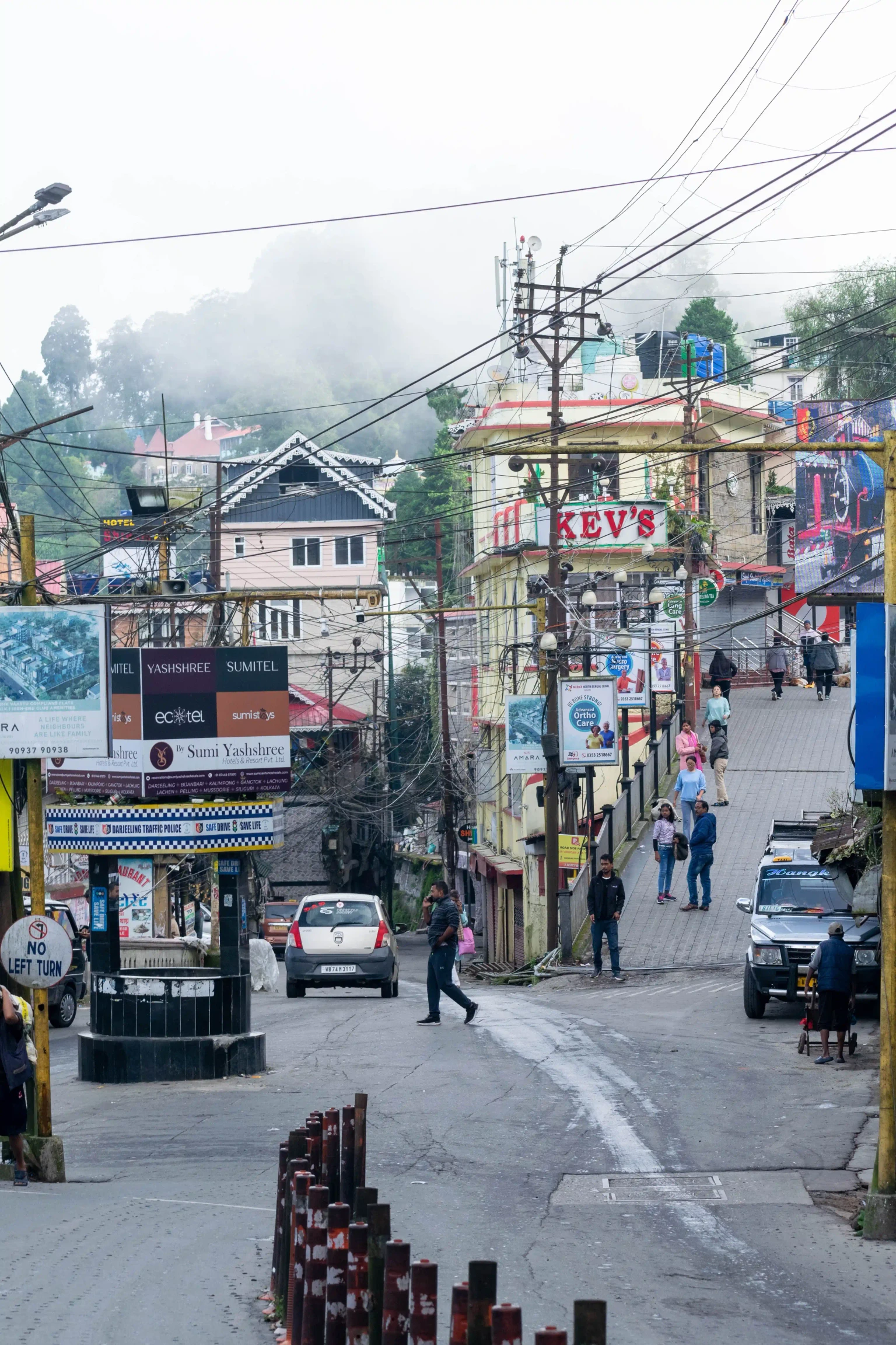 Mall Road, Kasauli