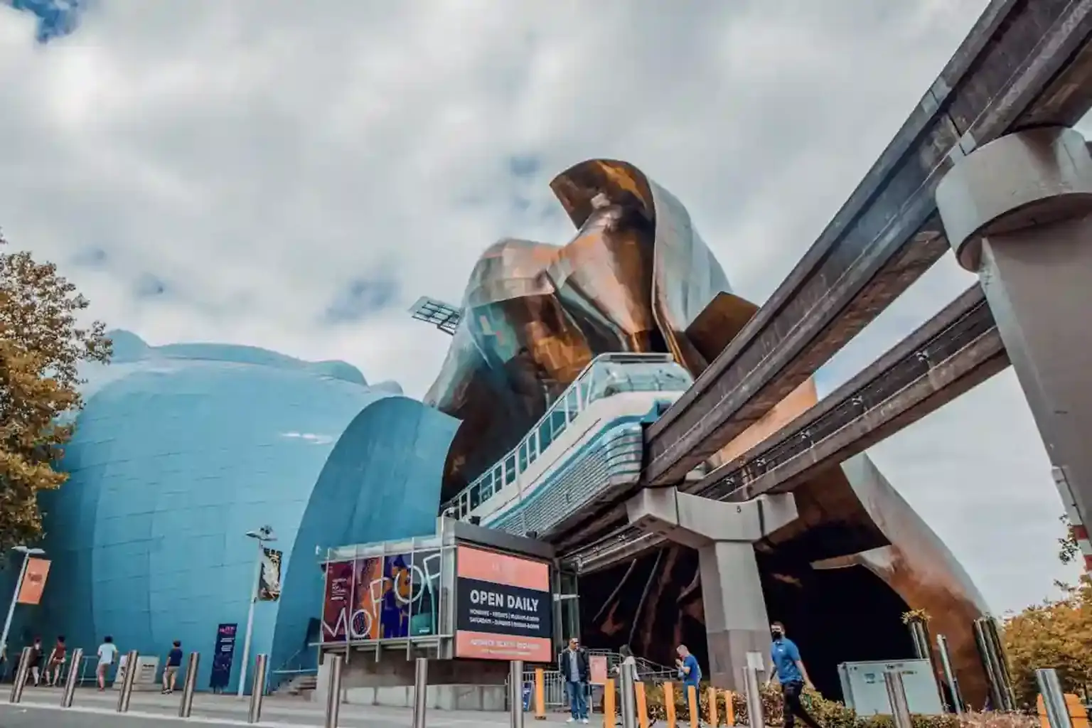 Space Needle, Chihuly Garden & Glass and Museum of Pop Culture