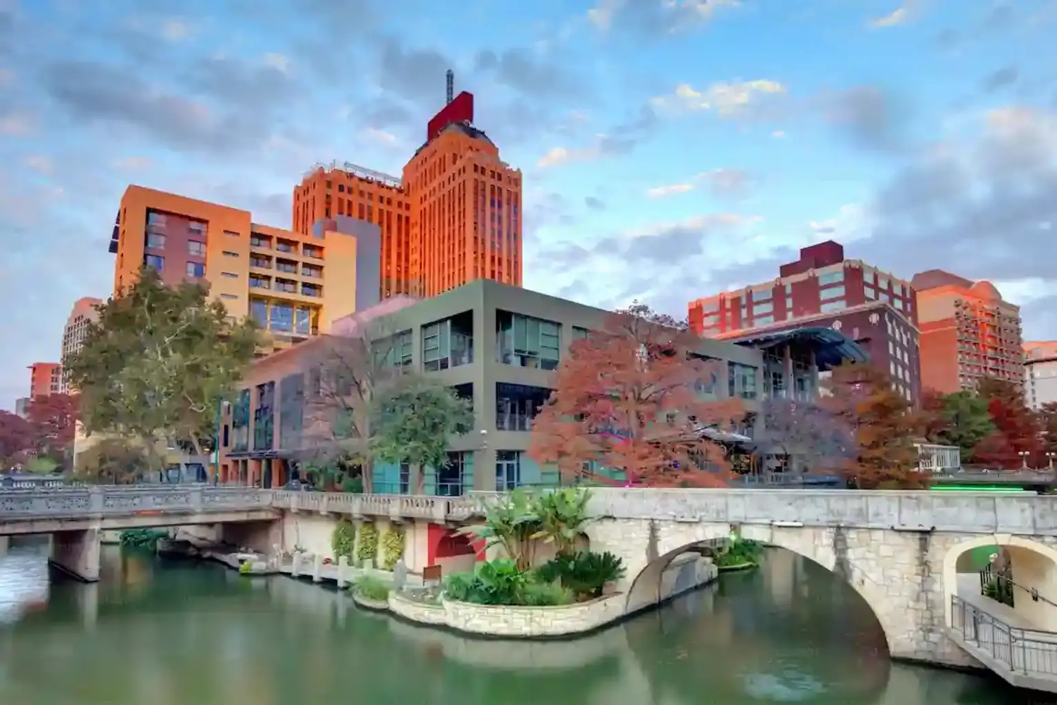 The Alamo & San Antonio River Walk