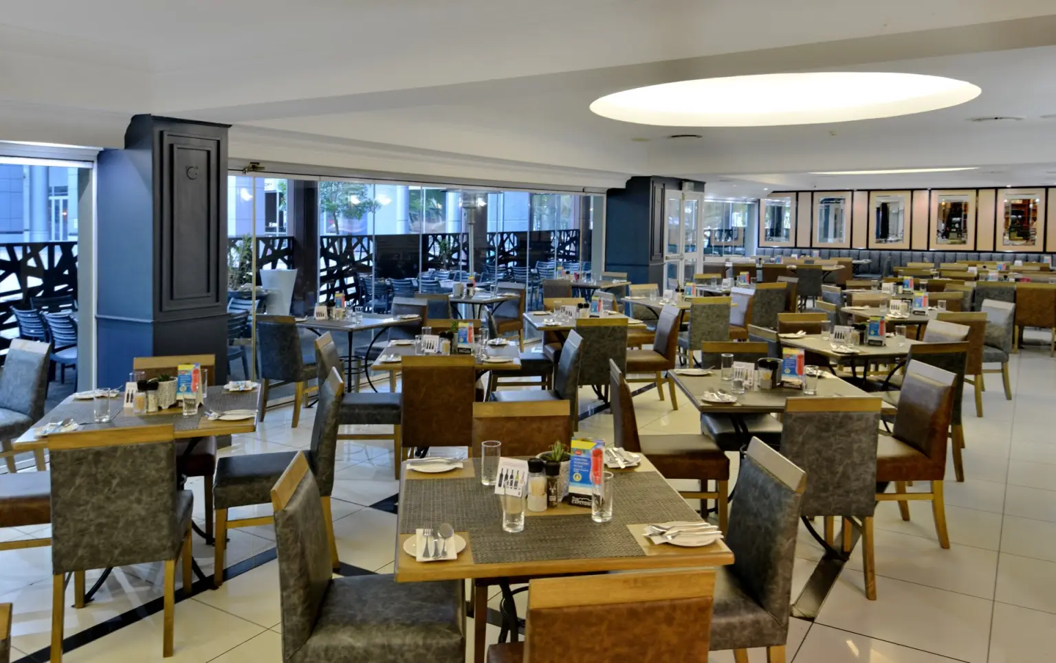 Capetonian or similar