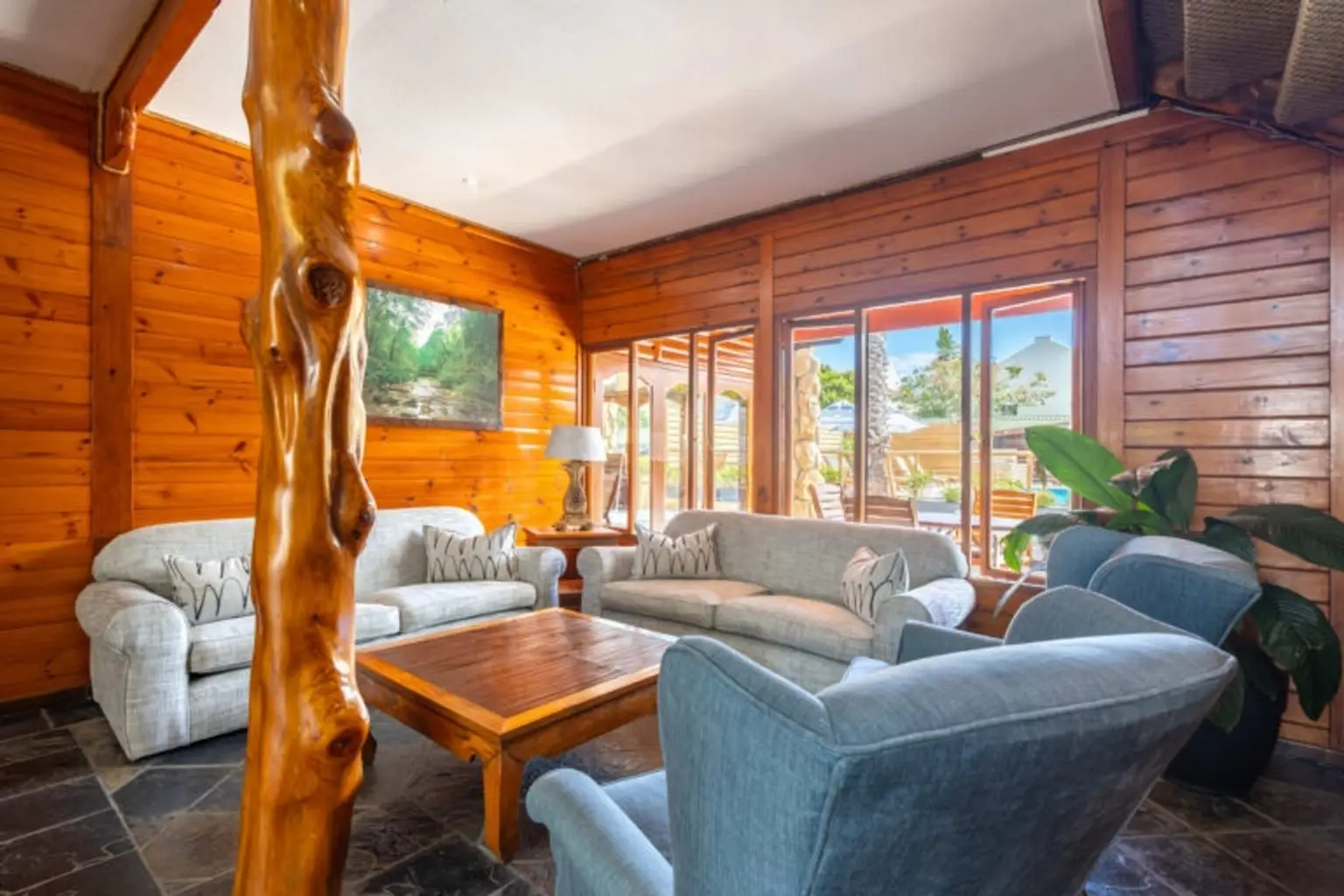 Knysna Logg in or similar