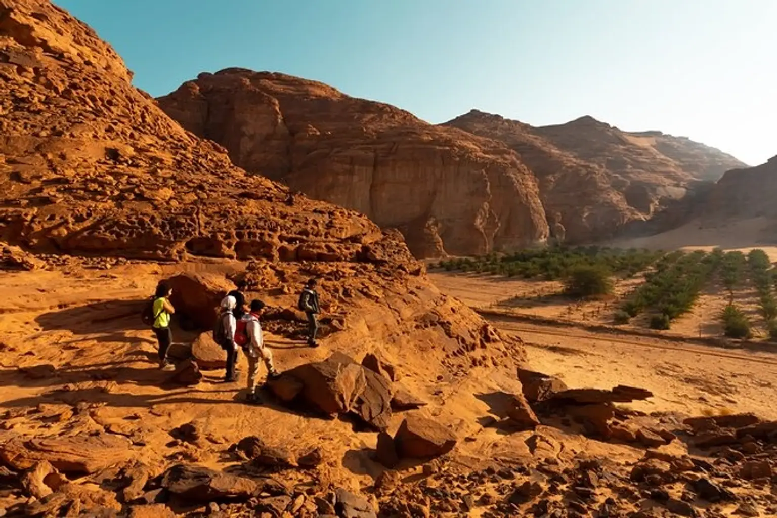 Half-Day AlUla Guided Hike in a Hidden Valley with Snack