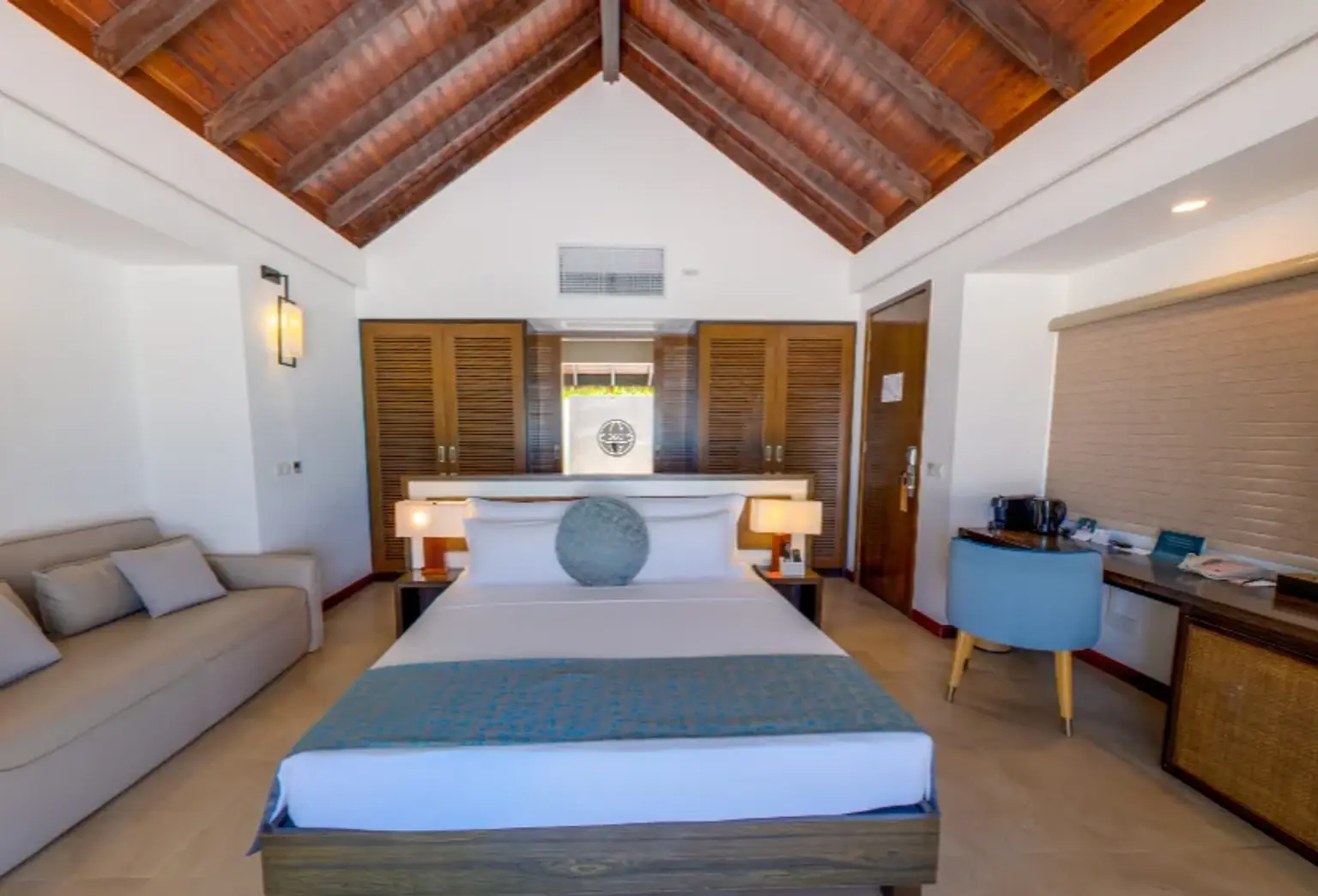 Room type: Beach Villa (Includes lunch and dinner)