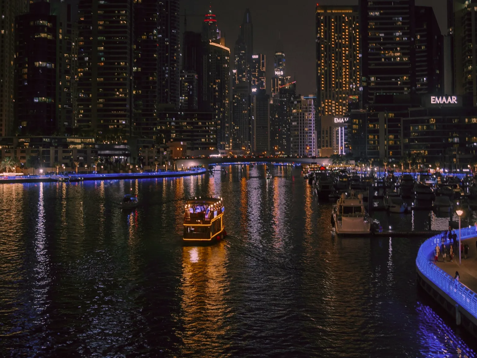 Abu Dhabi Night Vibes