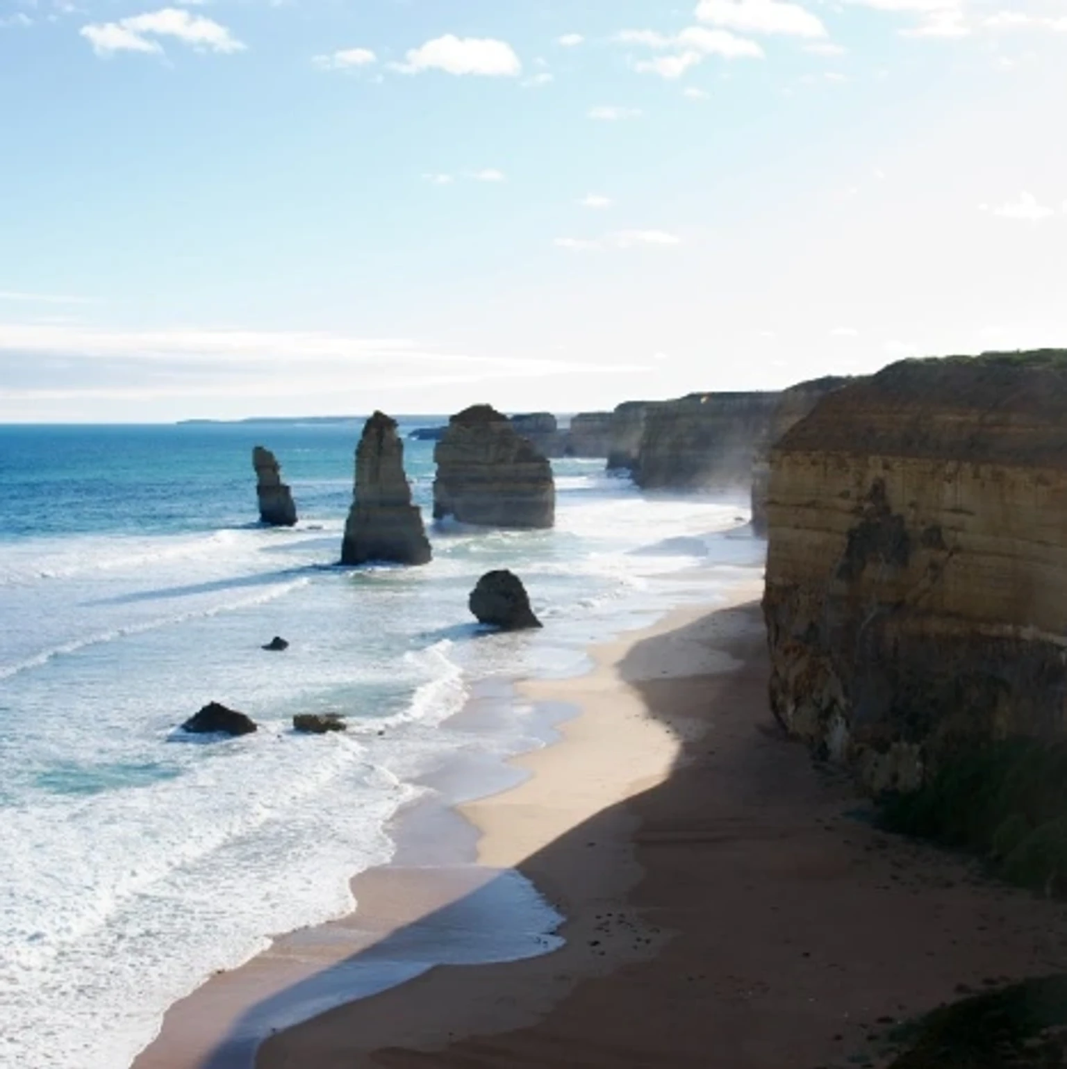 Vibrant holiday packages showcasing iconic Australian landscapes and experiences.