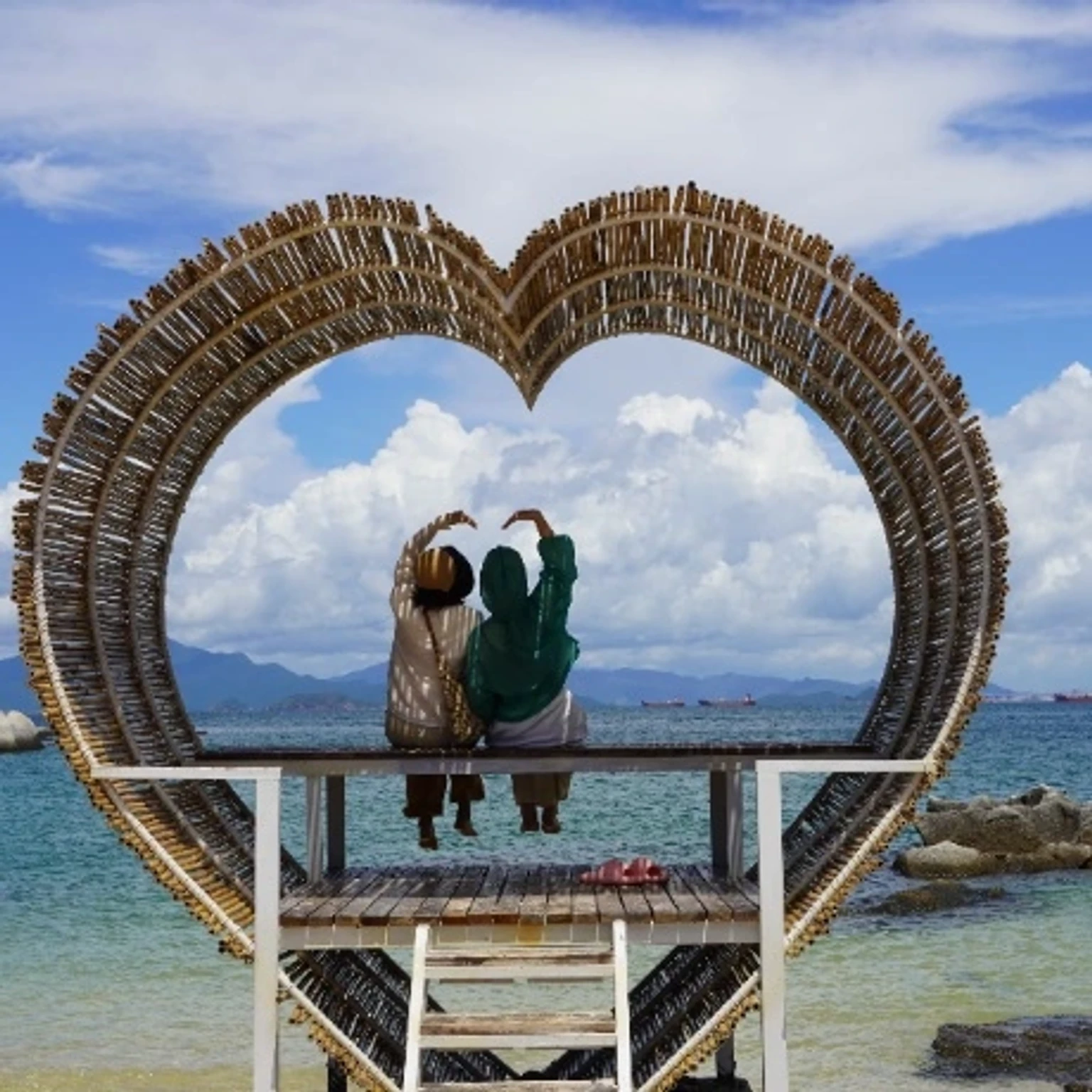 Tropical holiday packages featuring scenic views of Bali's beaches and lush landscapes.