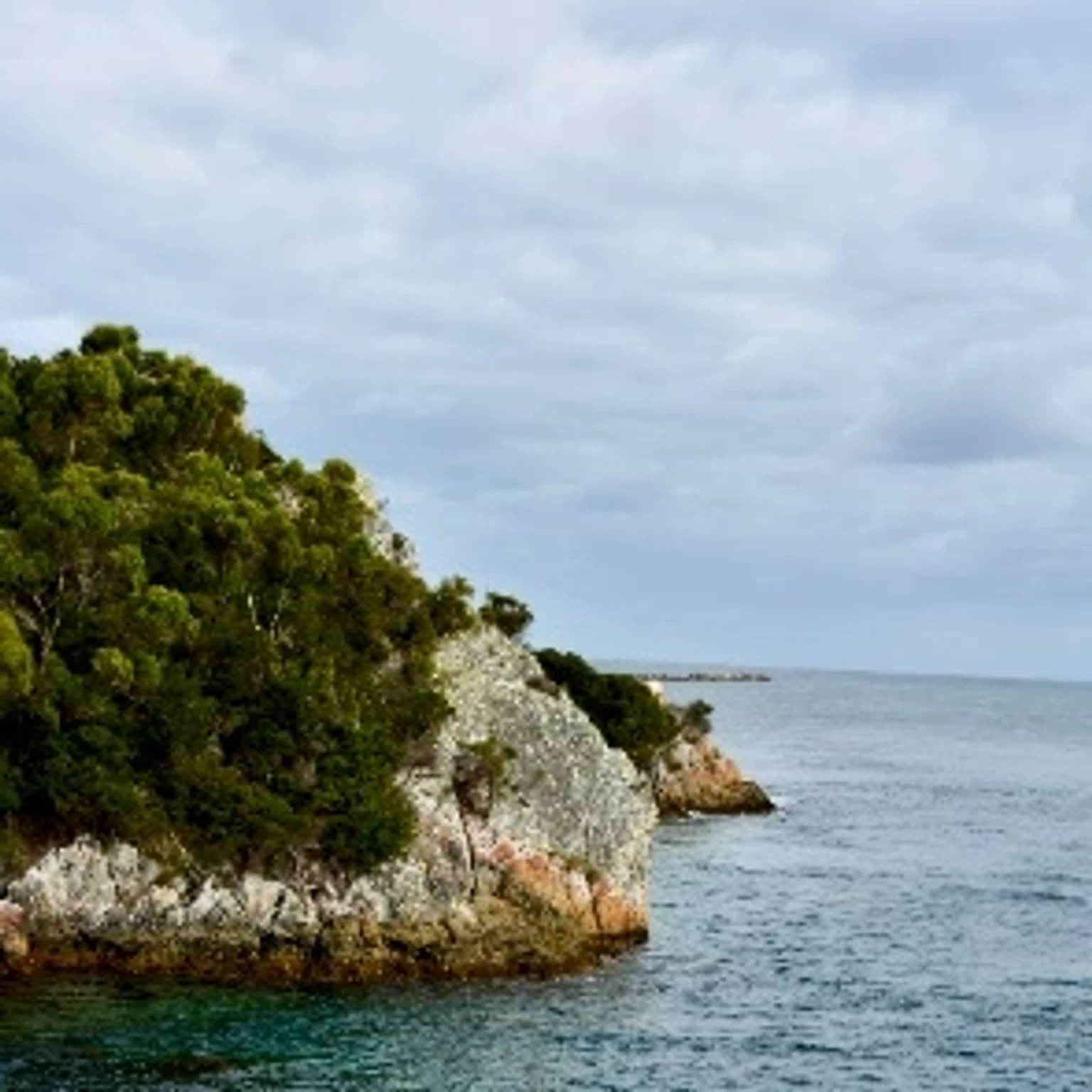 Relaxing beach holiday package in Australia featuring stunning coastal views and luxurious accommodations.