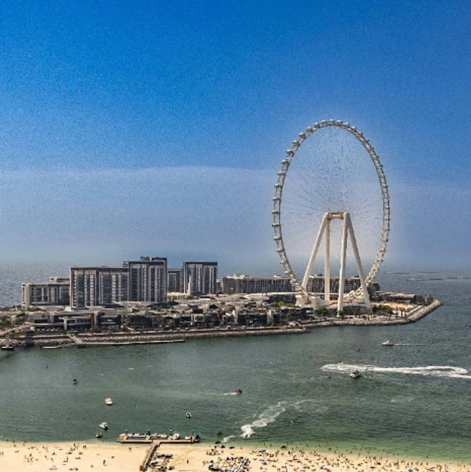 "Luxury holiday packages showcasing stunning attractions in Dubai"