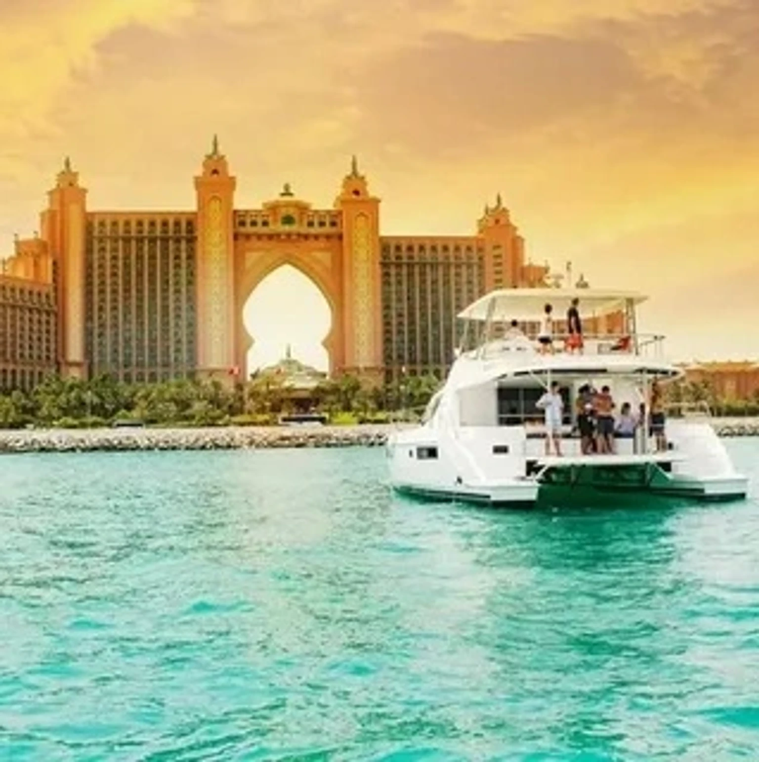 Stunning Dubai holiday packages showcasing luxury hotels, iconic landmarks, and vibrant city experiences.