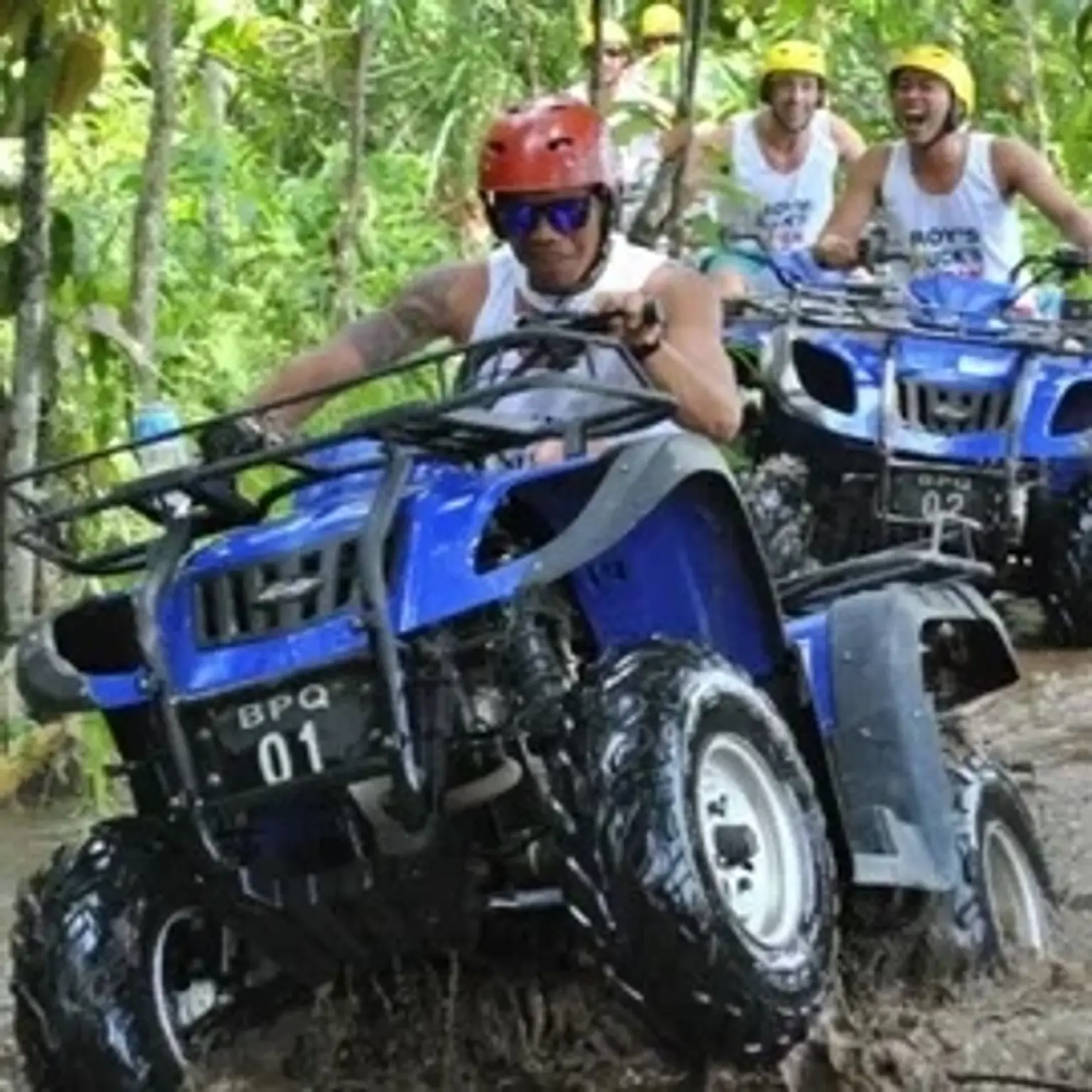 "Scenic holiday packages showcasing tropical landscapes and vibrant culture in Thailand"