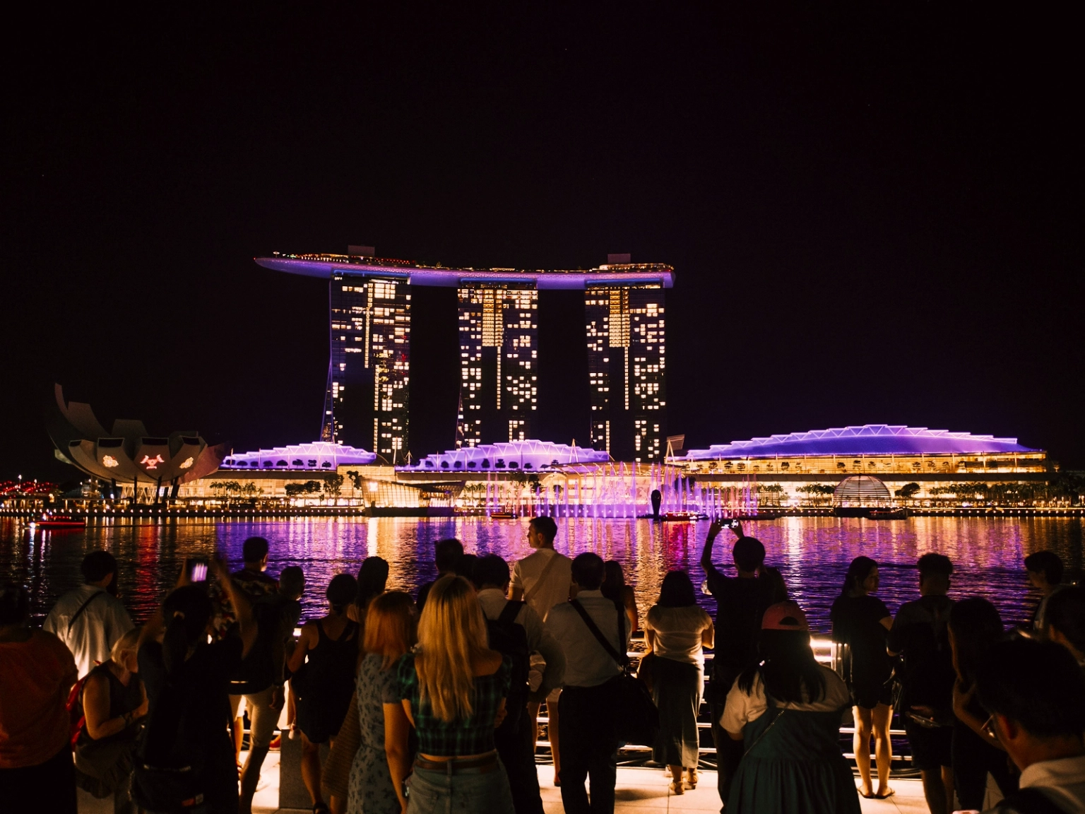 Shoppers' Singapore with the Crew