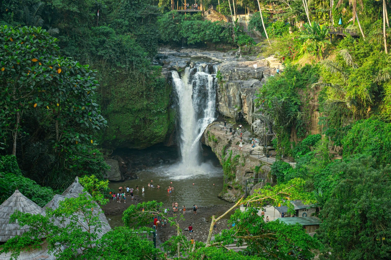 Tegenungan1.jpg
