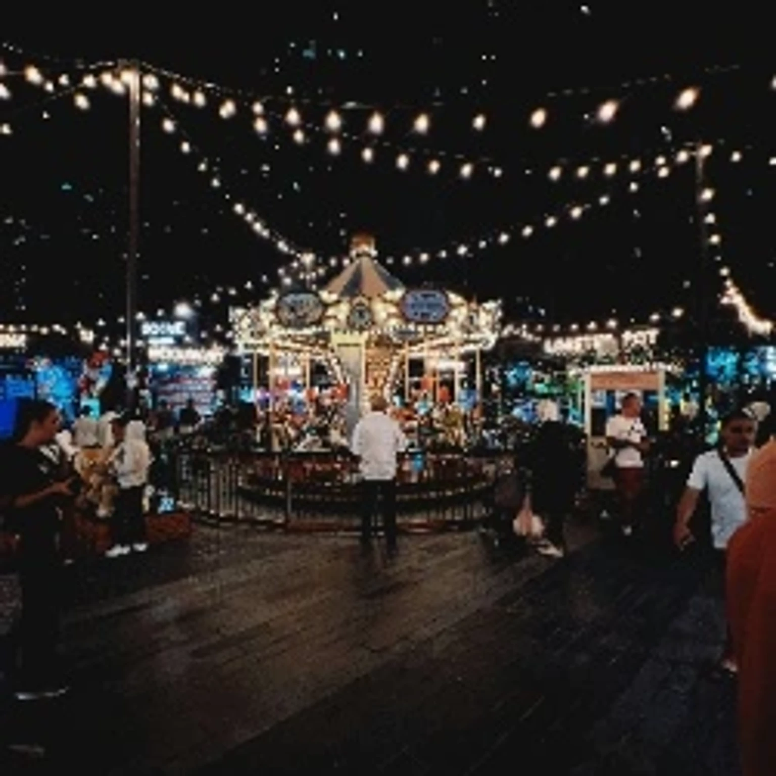 A luxurious holiday package showcasing iconic Dubai landmarks and experiences.