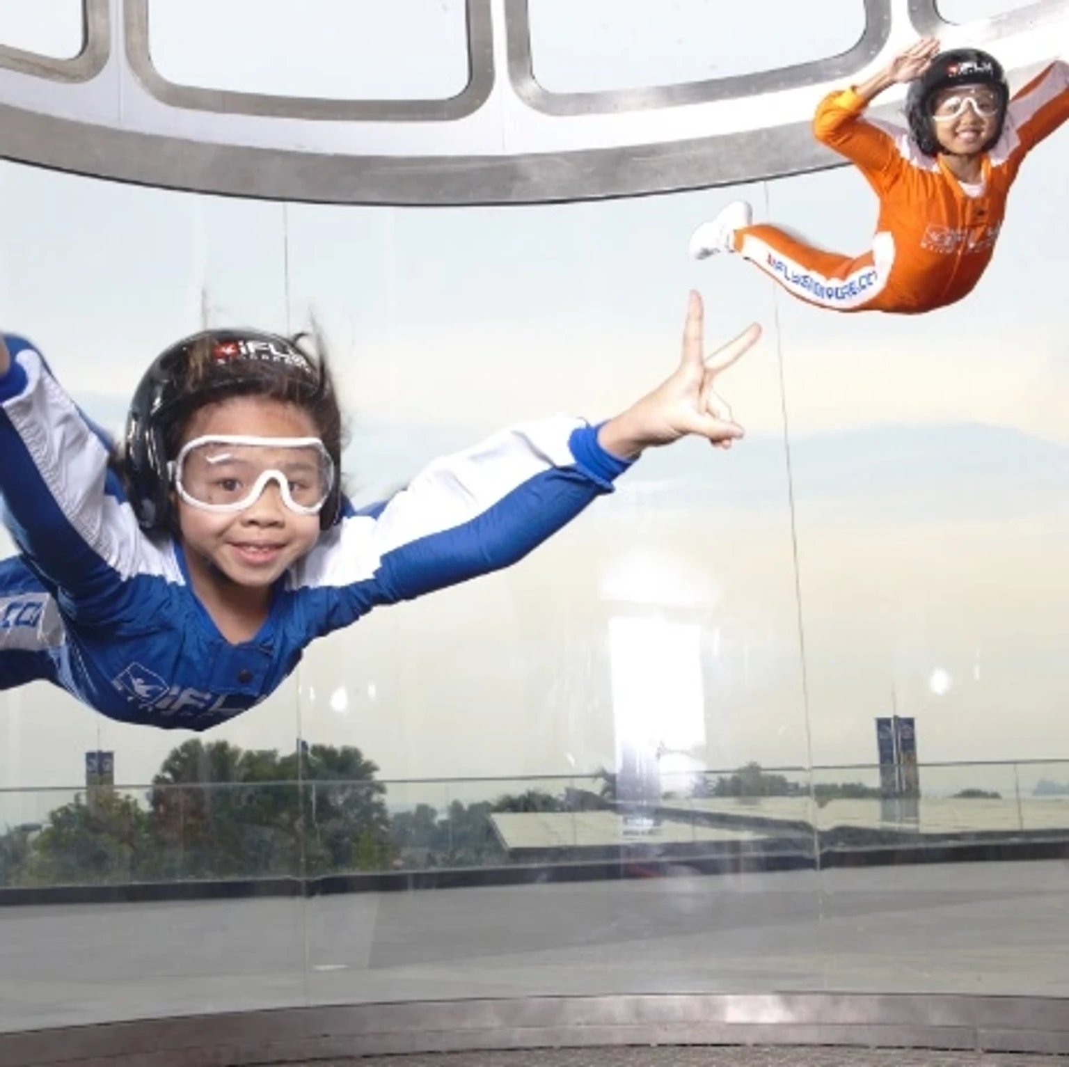 Holiday packages showcasing attractions and experiences in Singapore.