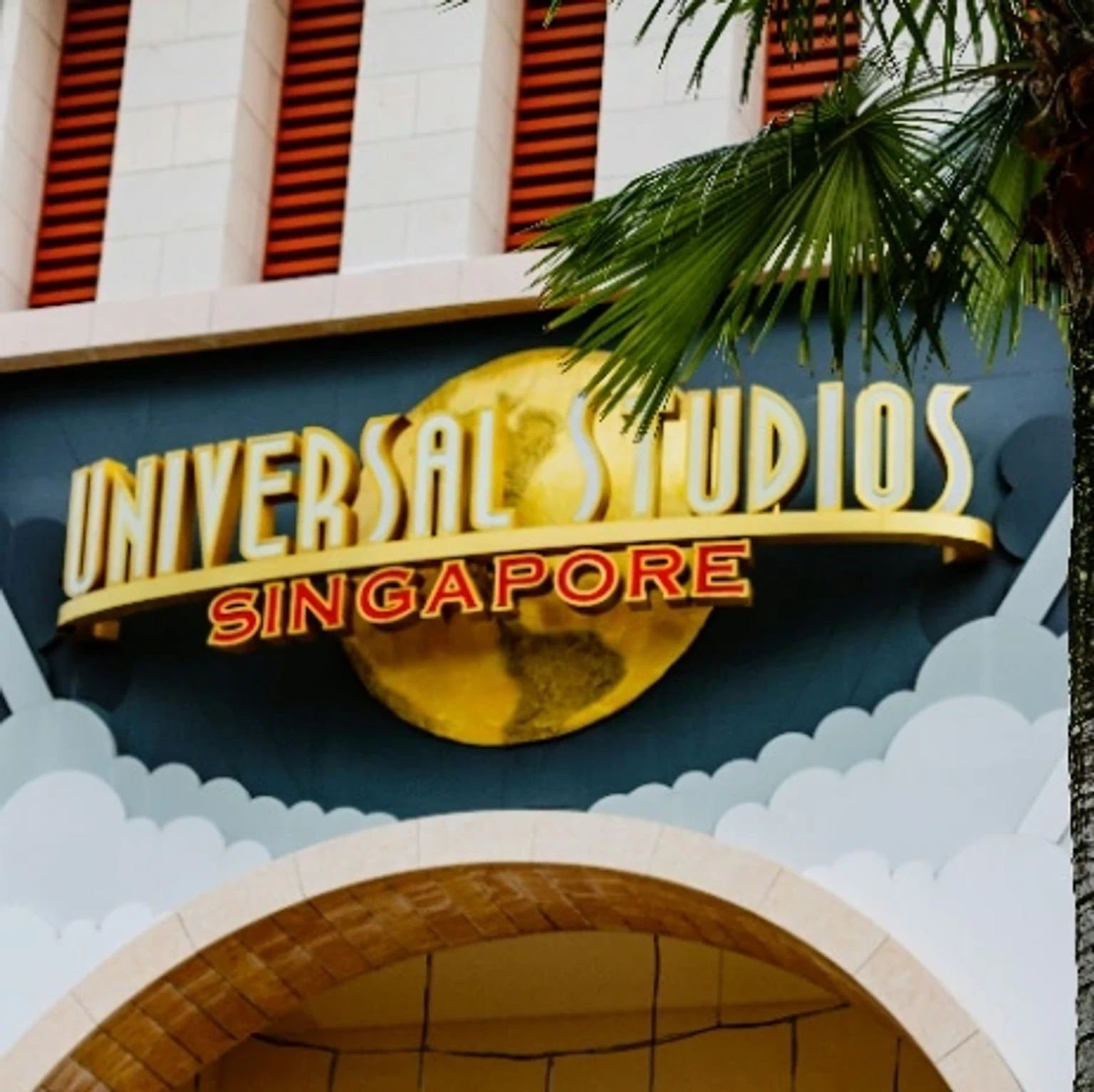 Colorful display of holiday packages for Singapore, featuring popular attractions and activities.