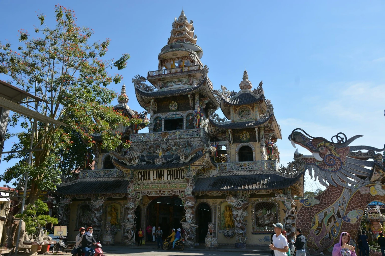 vietnam_ancestor_worship_shrines_ht_package_pages_aPAjEEekNQY.jpg