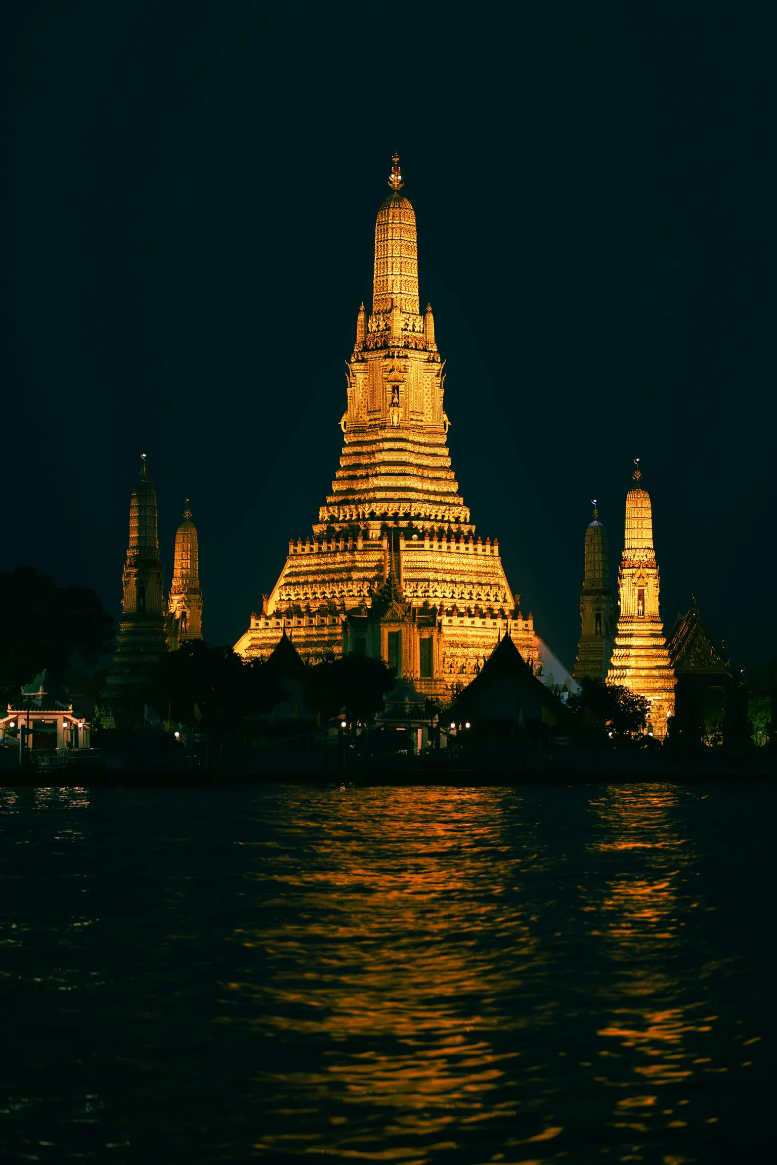 Create a 7-day plan for Thailand for my bachelor trip